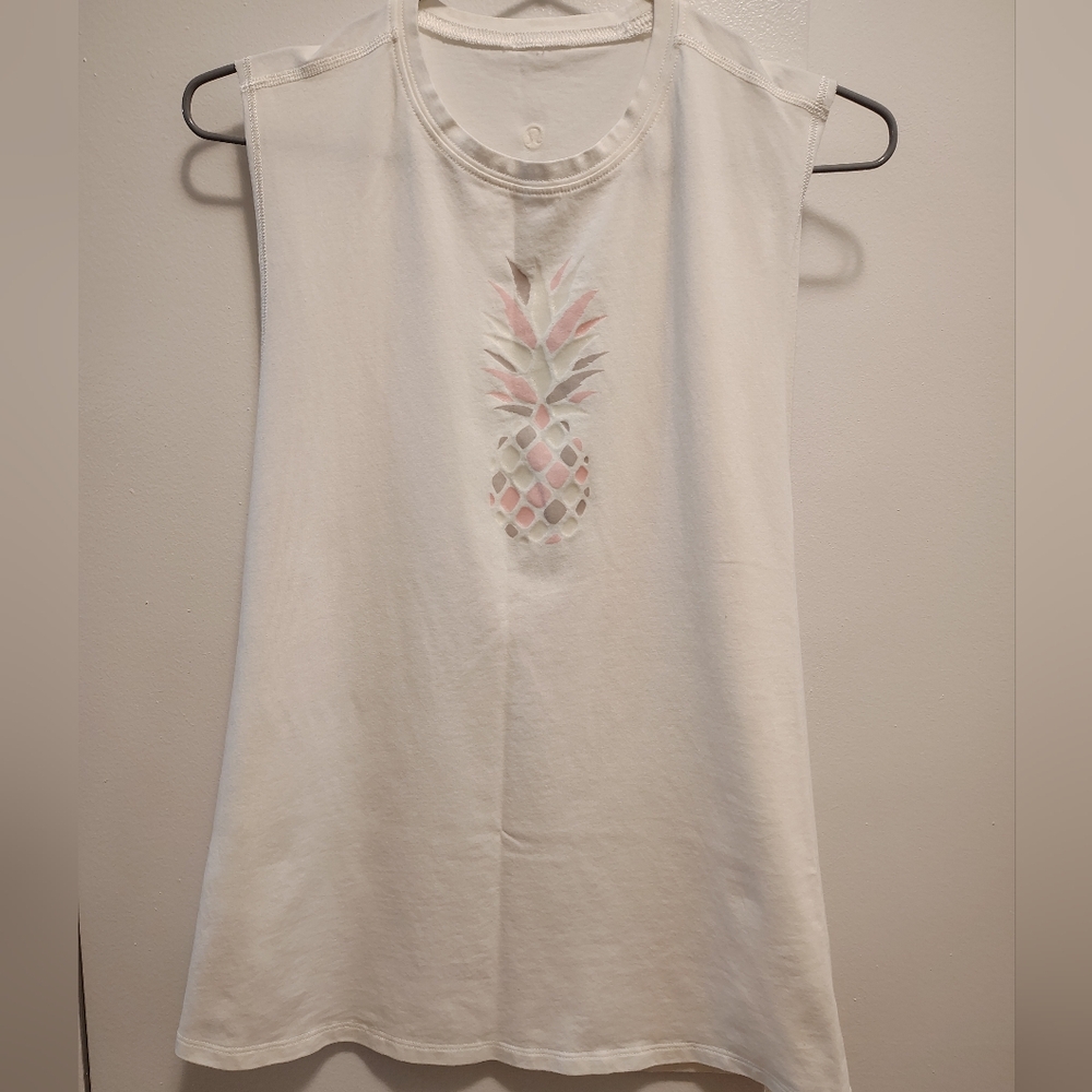 🍋 Lululemon MUSCLE HUSTLE TEE Tank Top White Pink Pineapple (Size Medium)